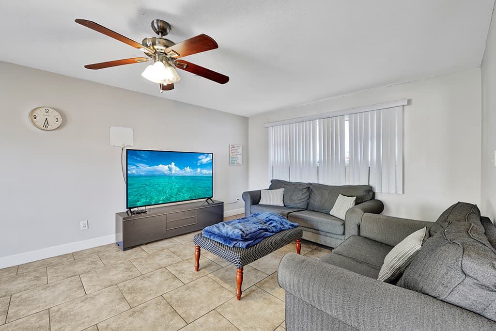 Guest House IV  facility in Glendale