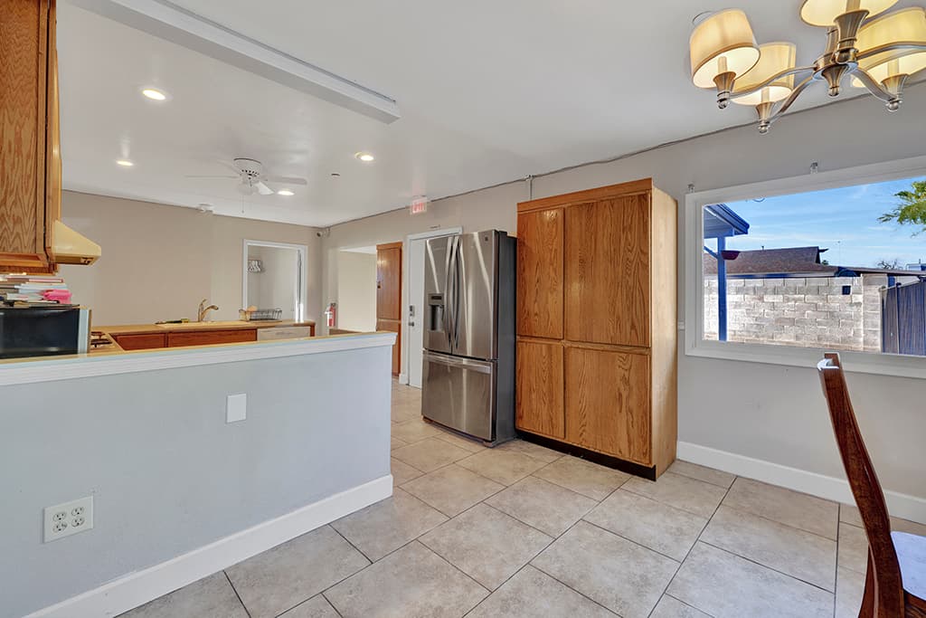 Modern kitchen with dining area
